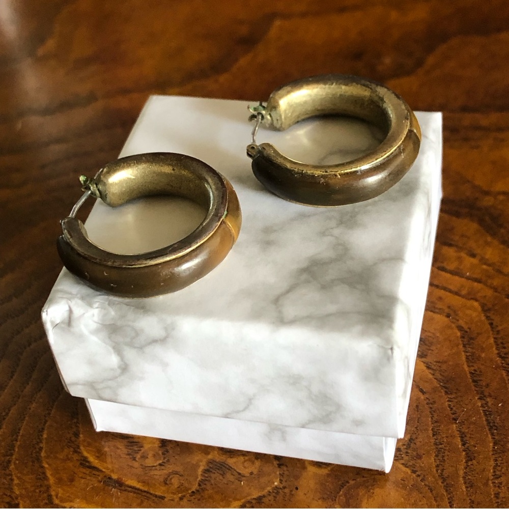 Vintage Liz Claiborne simulated tiger eye gold tone hoop earrings